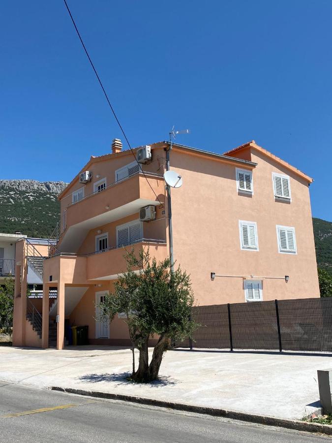 Apartments Ukic Kaštela 외부 사진