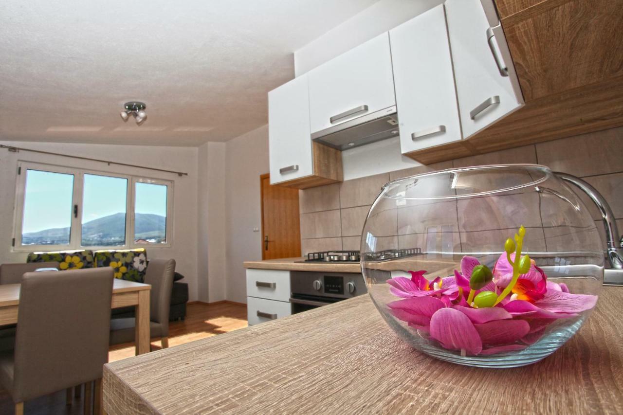Apartments Ukic Kaštela 외부 사진